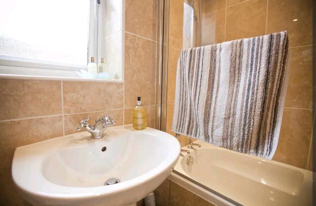 Cosy Little Home Just Outside York City Walls Bagian luar foto