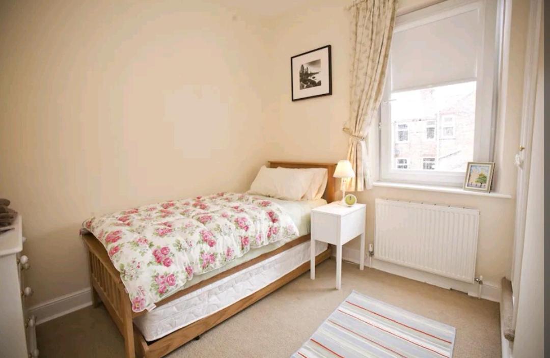 Cosy Little Home Just Outside York City Walls Bagian luar foto